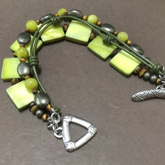 Silpada Green Mother of Pearl and 925 Sterling Bracelet - Picture 2 of 3